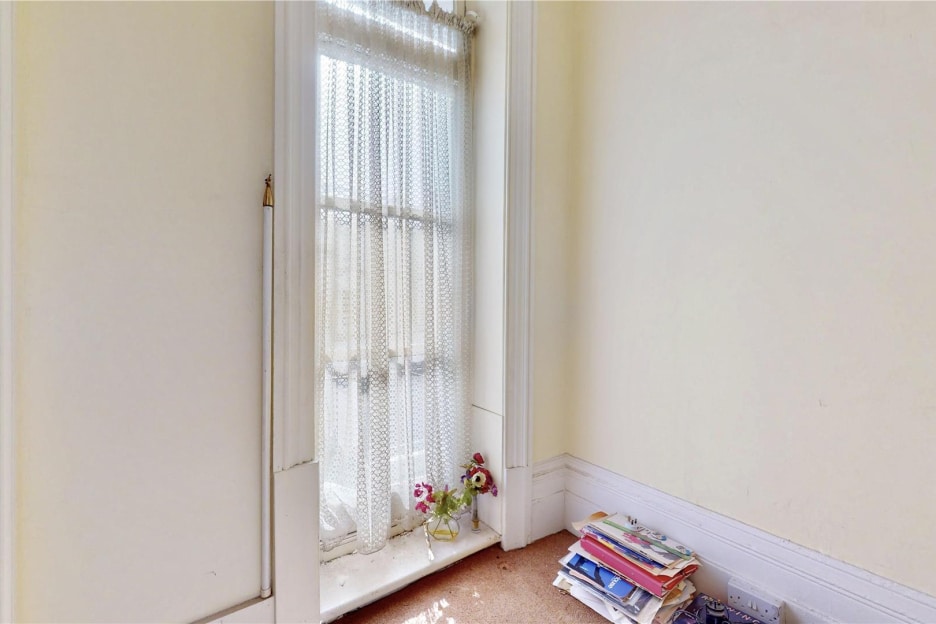 High Road, Willesden, London, NW10