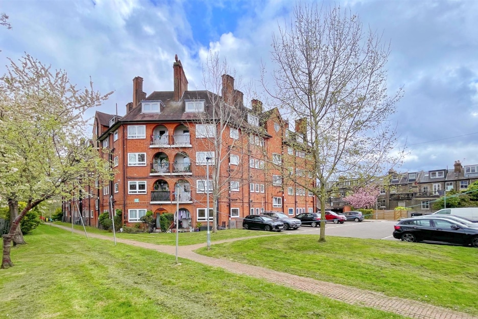 South End Close, Hampstead Heath, London, NW3
