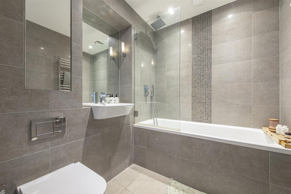 Connaught Gardens, N10 3LH