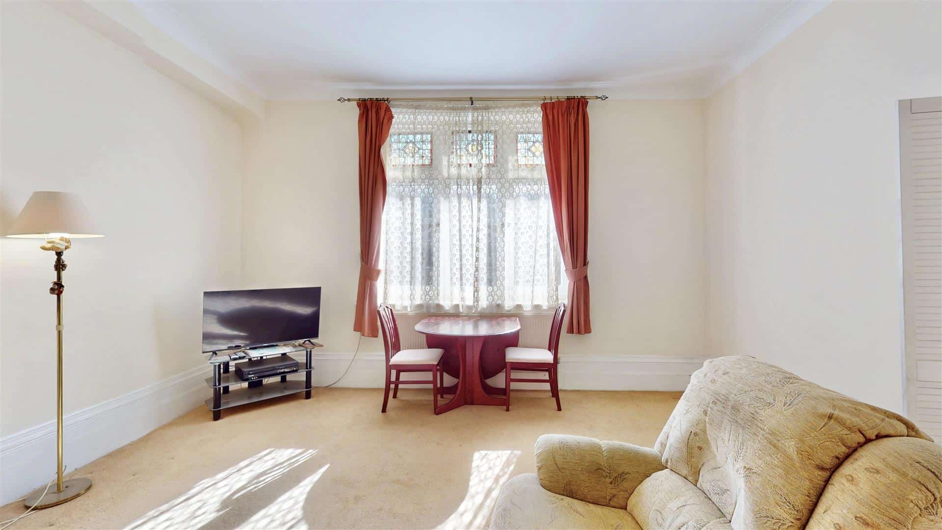 High Road, Willesden, London, NW10