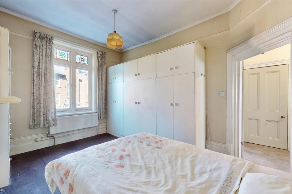 High Road, Willesden, London, NW10