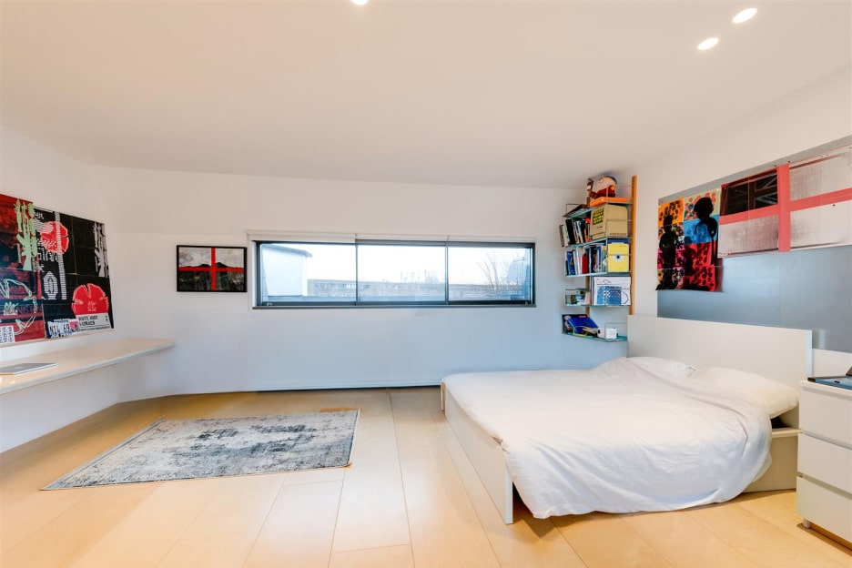 Queens Crescent, London