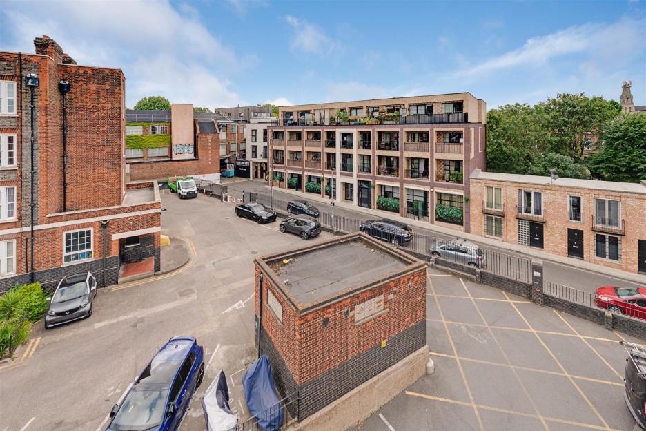 Carters Close