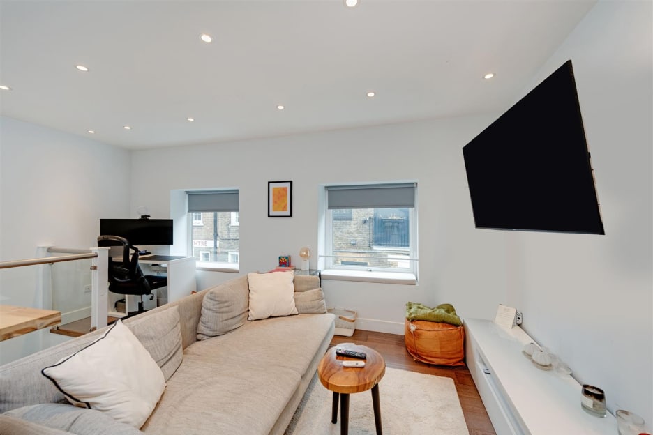 Wolsey Mews