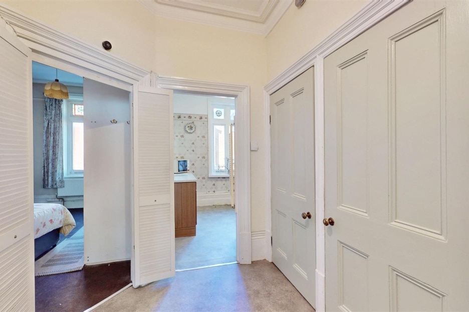 High Road, Willesden, London, NW10