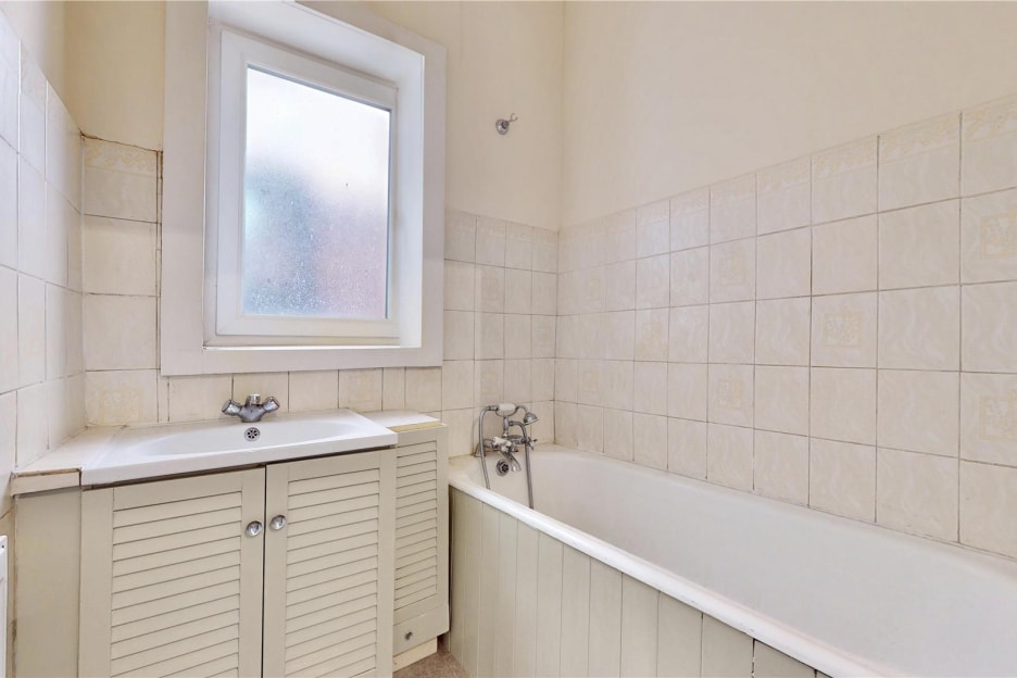 High Road, Willesden, London, NW10