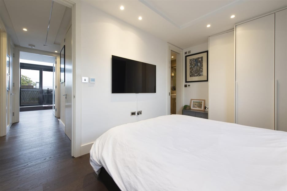 Connaught Gardens, N10 3LH