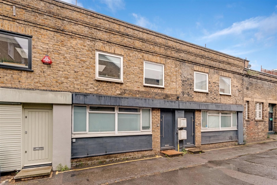 Wolsey Mews