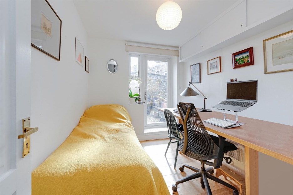 Lewis Street, London