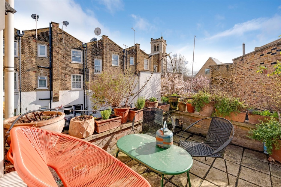 Lewis Street, London