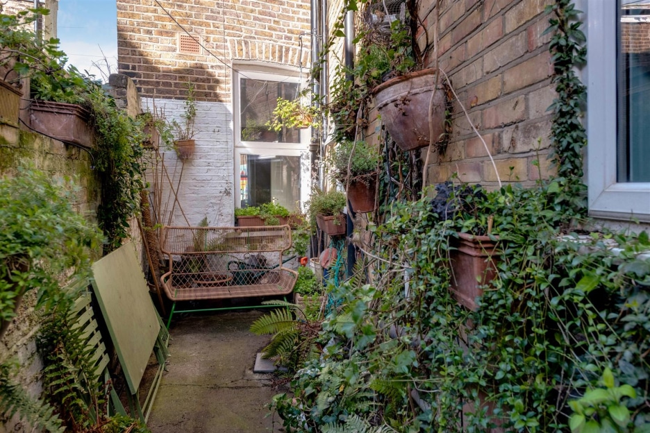 Lewis Street, London