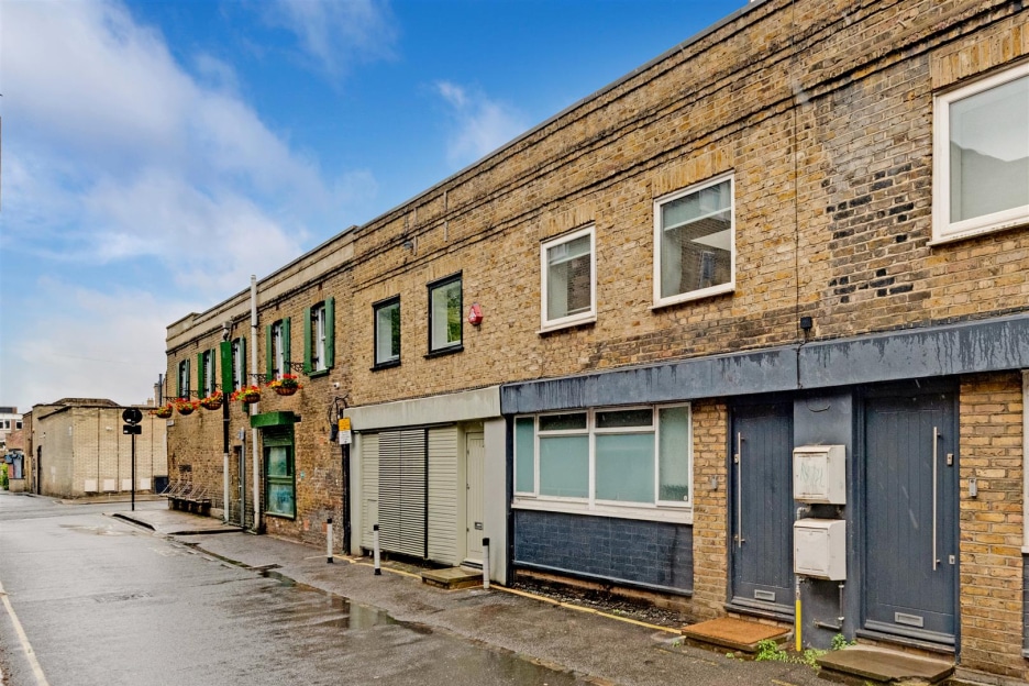 Wolsey Mews