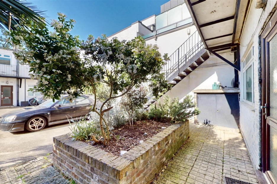 Warfield Road, London