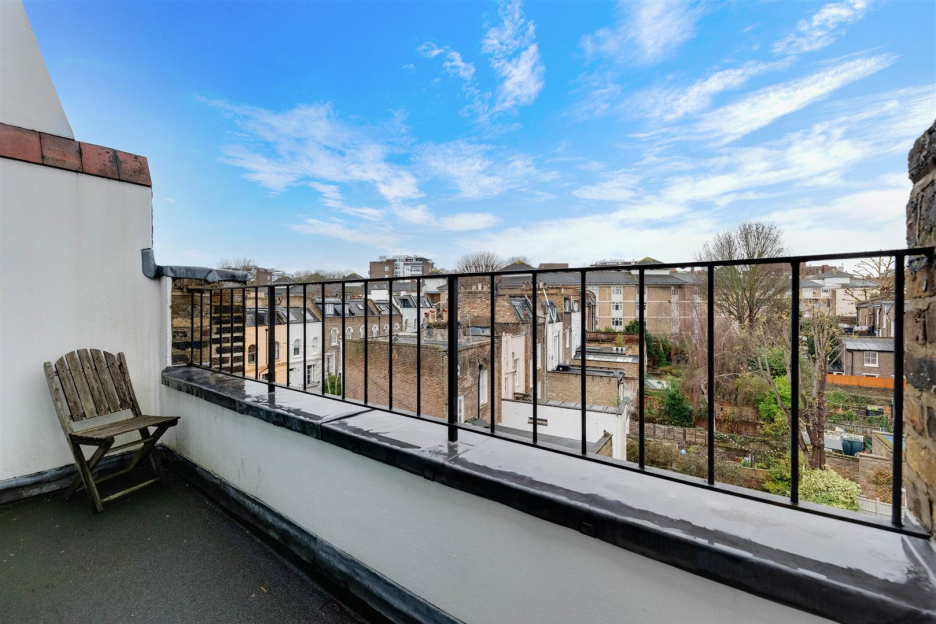 Queens Crescent, London