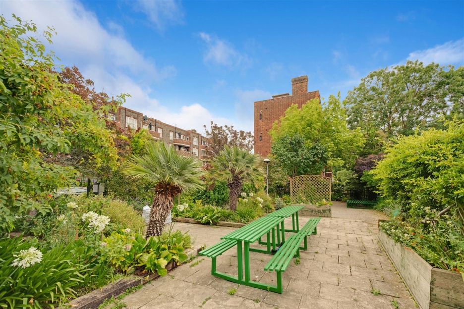 Carters Close