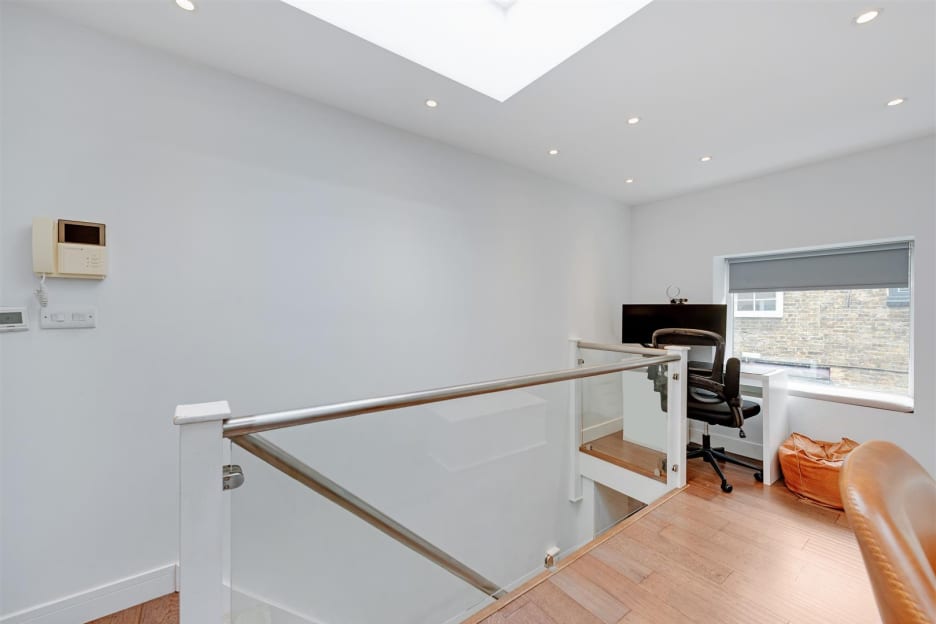 Wolsey Mews