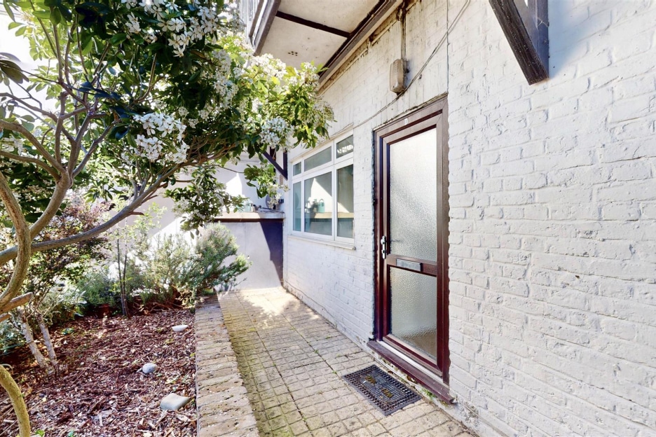 Warfield Road, London