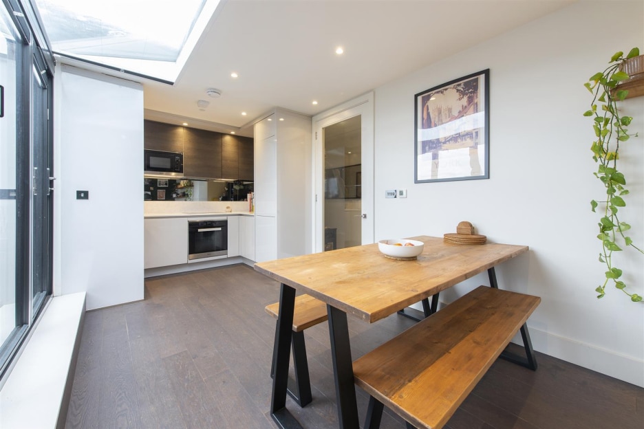 Connaught Gardens, N10 3LH