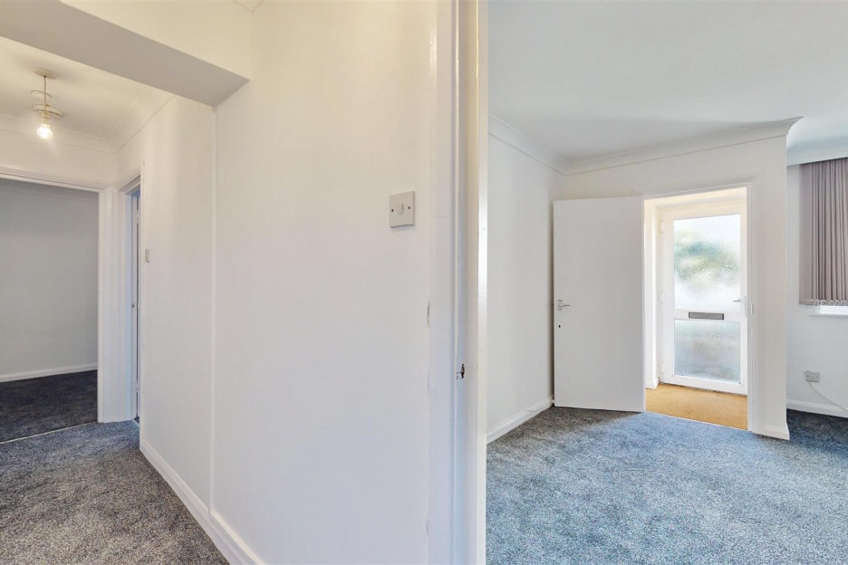 Warfield Road, London