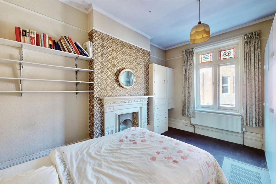 High Road, Willesden, London, NW10