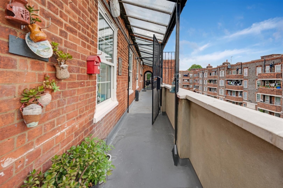 Carters Close